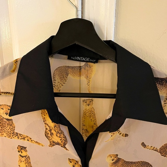 ✨ Unique Retro Sheer Cheetah Top ✨ Size: L - Picture 12 of 17
